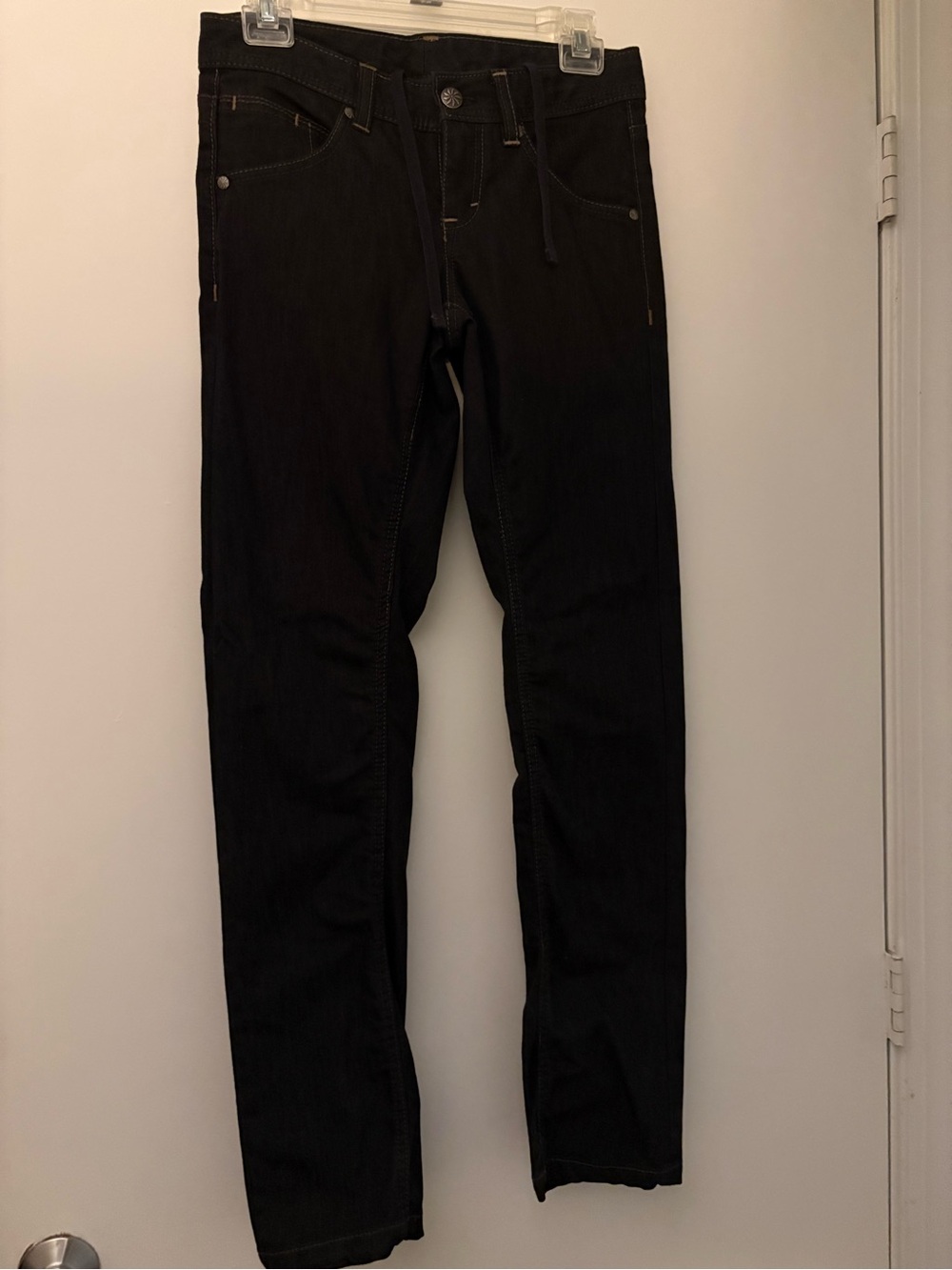 Athleta Women’s Slim Straight Jeans with button and drawstring!